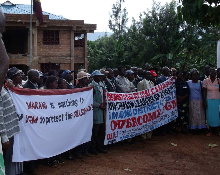 Öffentliche Demonstration gegen FGM in Kenia